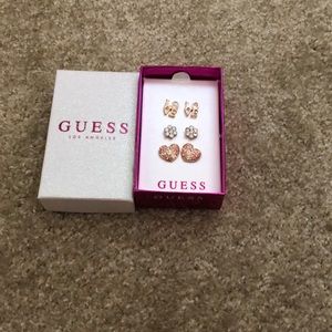 Cute earrings from guessssss 😉
